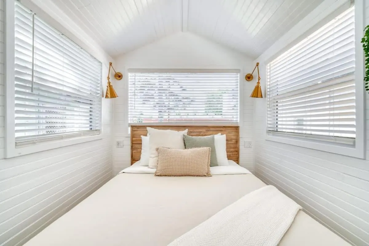Holiday home Stay Portland - Teal & Terrazzo Bright Portland Tiny Home