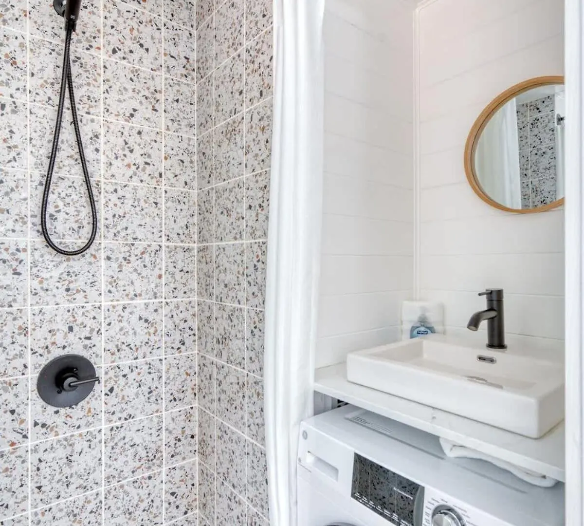 Stay Portland - Teal & Terrazzo Bright Portland Tiny Home 0*,