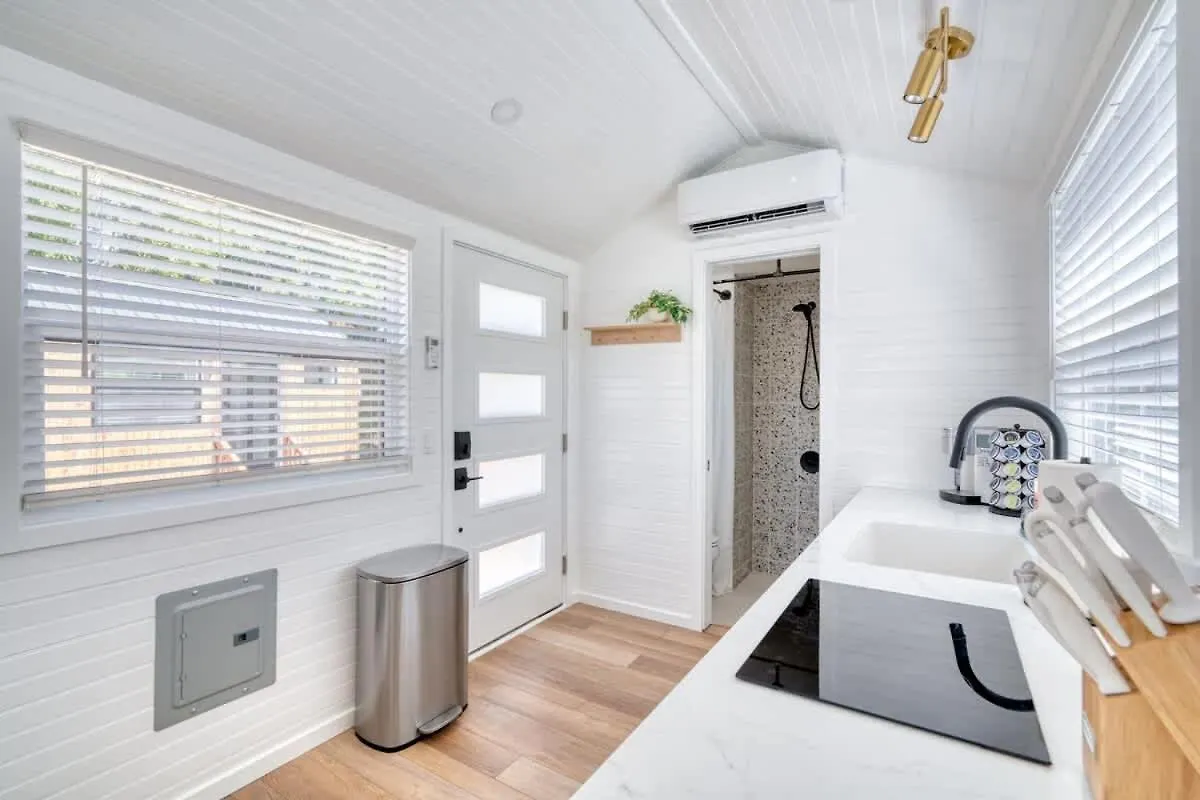 Stay Portland - Teal & Terrazzo Bright Portland Tiny Home United States